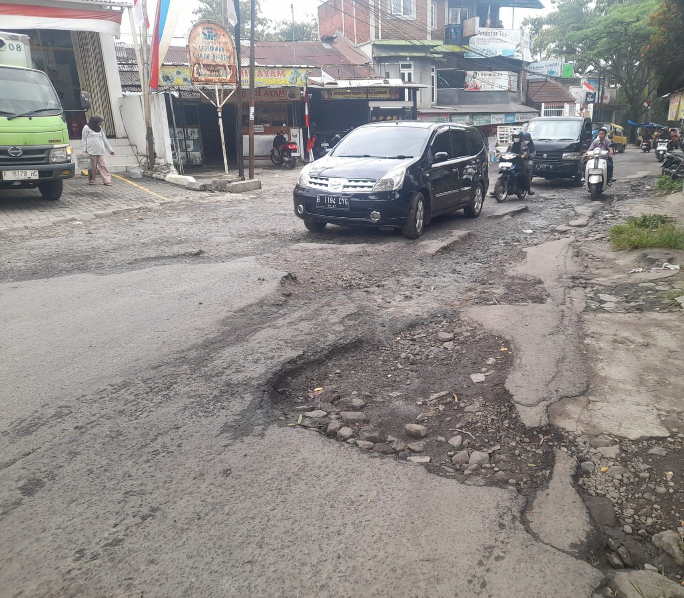 Bupati Cianjur: Perbaikan Jalan Hanjawar-Pacet Akan Segera Dilakukan