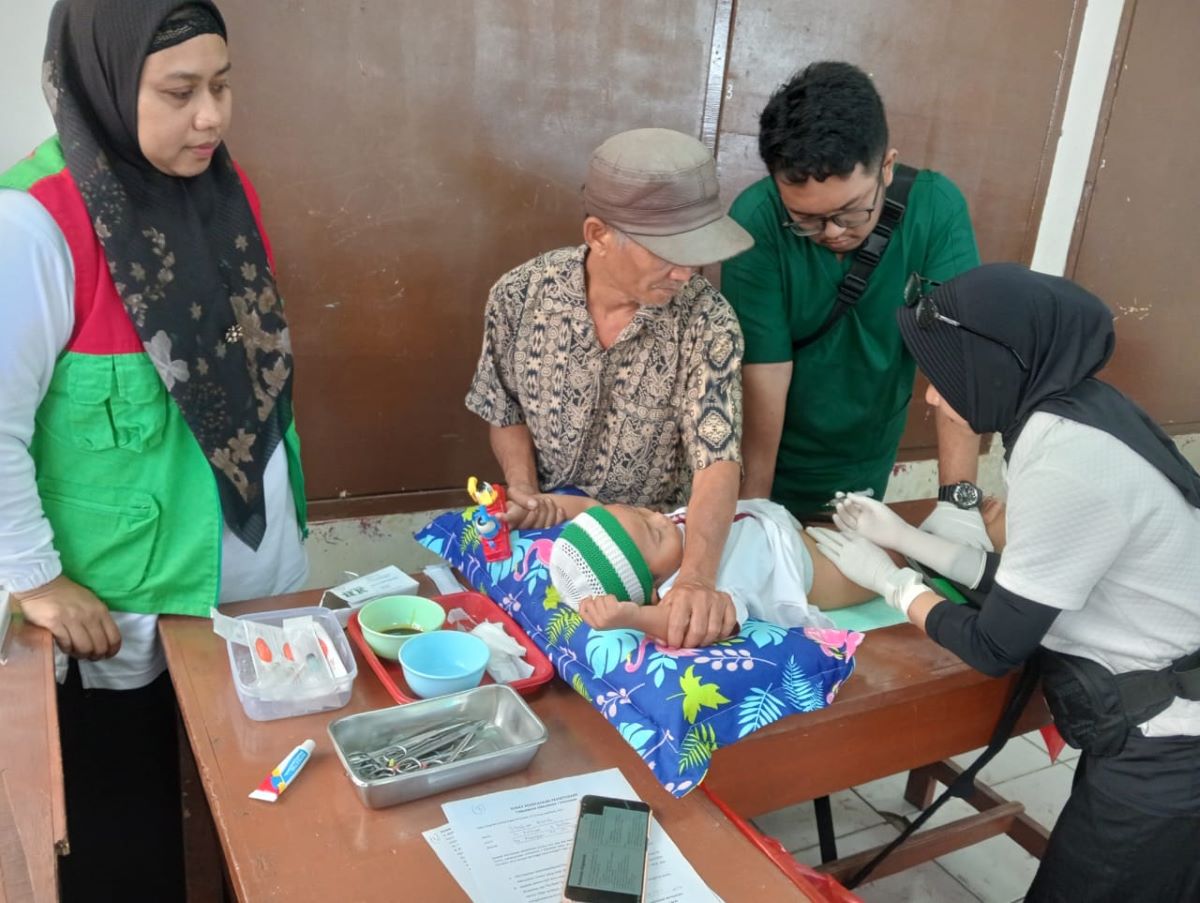 BBKT ke- 64, Puluhan Anak di Cugenang Serempak Menangis Saat Dikhitan