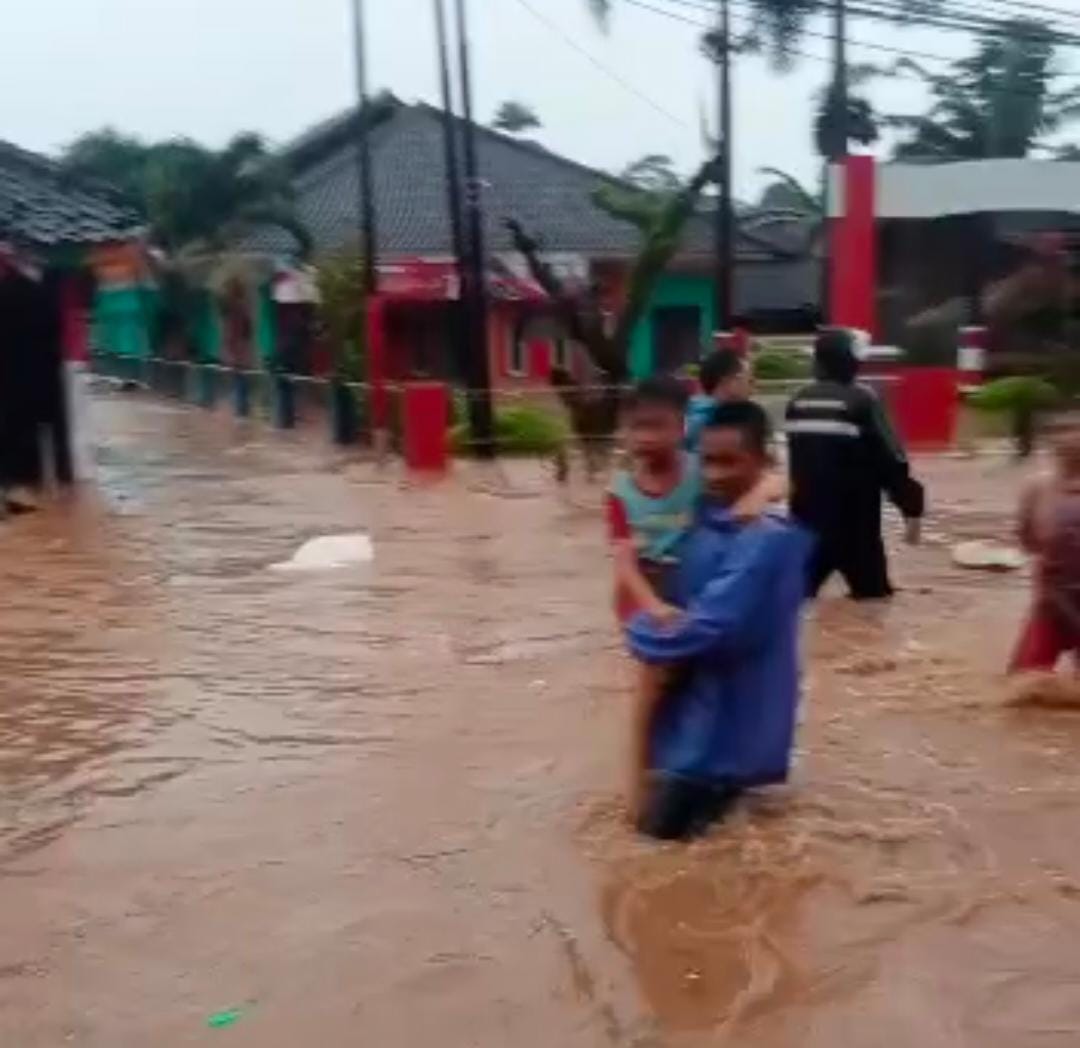Sukanagara Dilanda Banjir Akibat Hujan Deras Sejak Sore