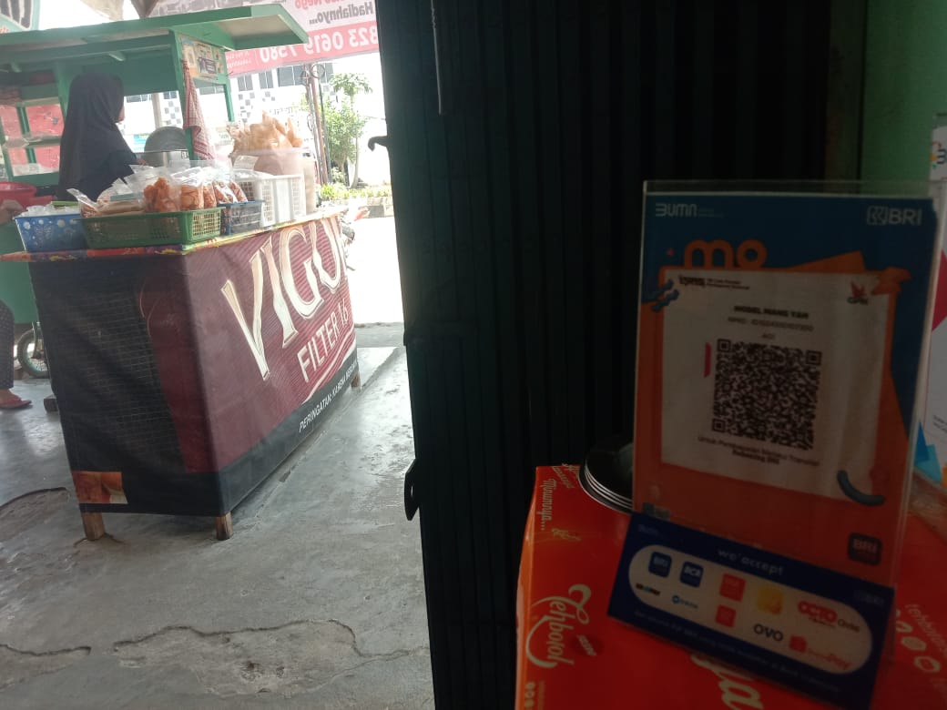 Pedagang Lubuklinggau Raup Keuntungan dari Penggunaan Barcode Pembayaran BRI