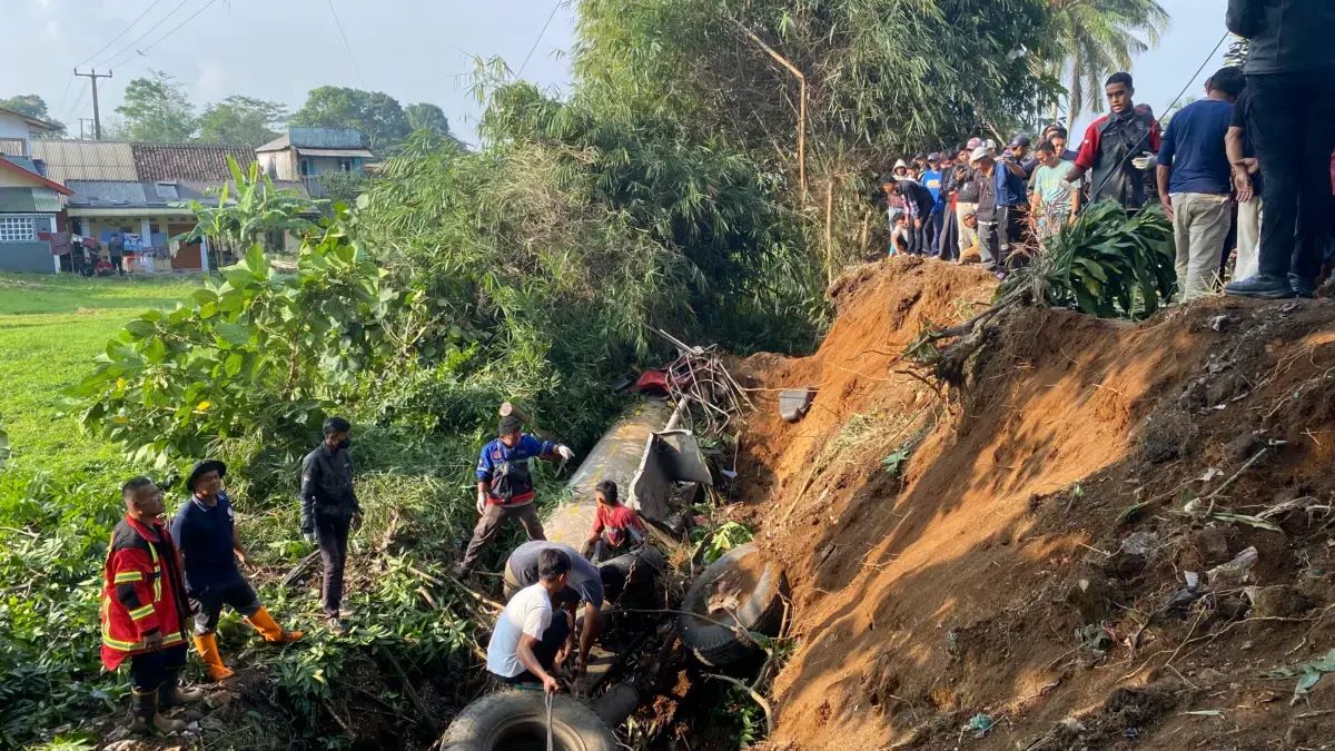 Kecelakaan Beruntun di Jalur Sukabumi-Cianjur Tewaskan 2 Orang, Enam Lainnya Luka-luka