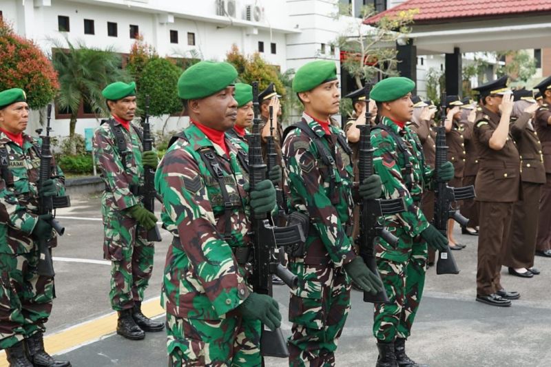TNI Mulai Jaga Kantor Kejaksaan Negeri Palangka Raya