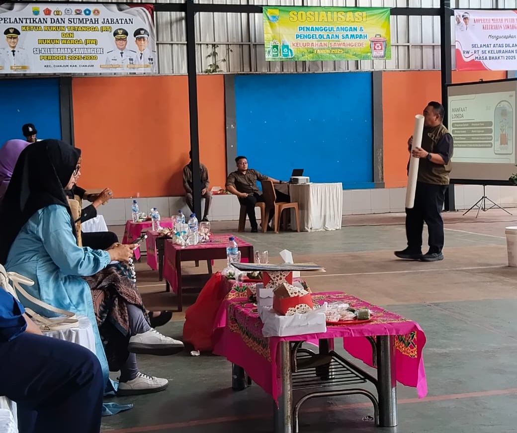 DLH Cianjur Perkenalkan Program Loseda di Kelurahan Sawah Gede