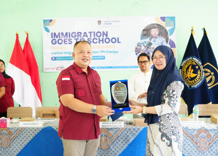 Kantor Imigrasi Cianjur Gelar “Immigration Goes To School” di SMA Negeri 1  Warungkondang 