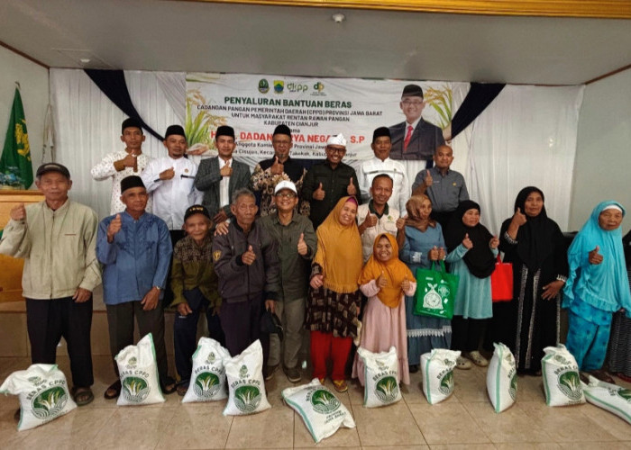 Legislator PKS Kang Dadan Surya Negara Pantau Langsung Penyaluran Beras CPPD Jabar di Takokak Cianjur