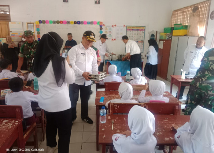 Sepekan Lebih Berjalan, Program MBG di Kecamatan Sukaluyu Cianjur Menyasar 2.700 Siswa