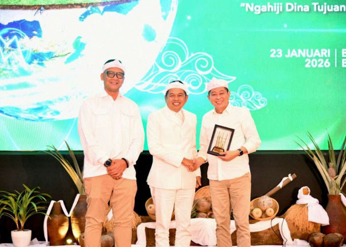 Gubernur Jabar Targetkan bank bjb Raih Laba Rp2,2 Triliun