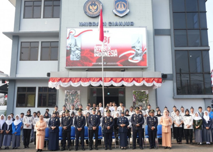 HUT ke-81 RI, Riky Afrimon Pimpin Upacara Kemerdekaan di Kantor Imigrasi Cianjur