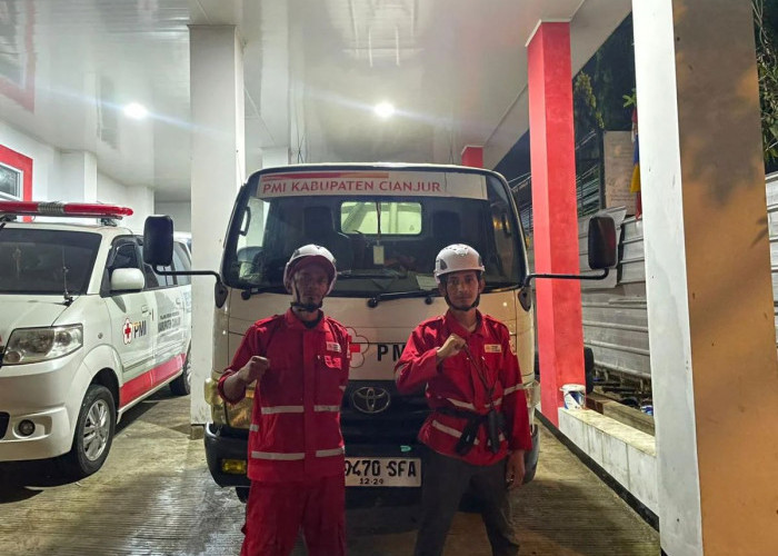 PMI Cianjur Kirim Relawan dan Mobil Tangki Air ke Sumatera Barat