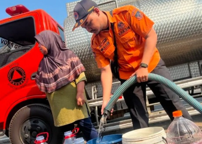 Kemarau Panjang, BPBD Cianjur Salurkan 65 Ribu Liter Air Bersih 