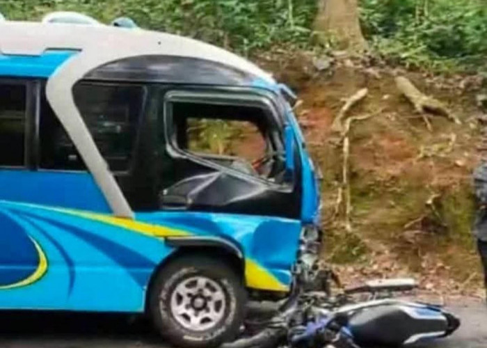 Pengendara Motor Alami Luka Serius Usai Tabrak Elf di Sukanagara Cianjur
