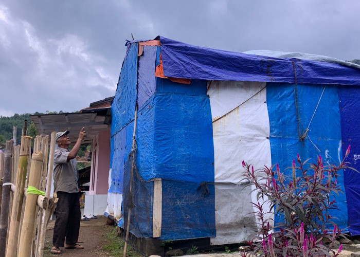 Tiga Tahun Berlalu, Penyintas Gempa Bumi Cianjur Masih Tinggal di Tenda Darurat