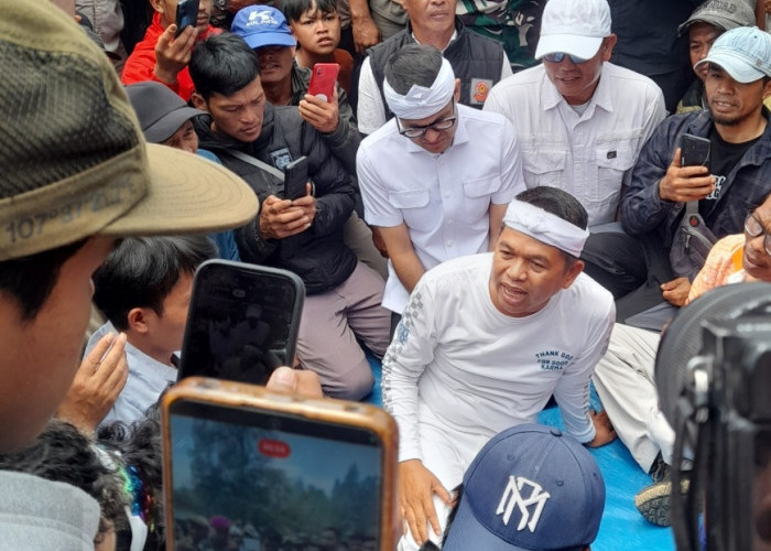 KDM Apresiasi Perjuangan Relawan Pemadam Karhutla Gunung Gede Pangrango