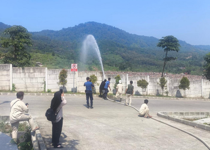 Musim Kemarau, DLH Cianjur Siaga Cegah Kebakaran di TPA Mekarsari