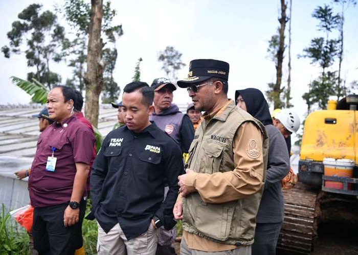 Wagub Jabar Pastikan Pencarian Korban Longsor Dilakukan Secara Maksimal