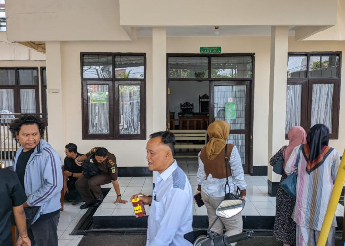 Sidang Kedua Dugaan Pidana Pemilu di PN Cianjur Molor Berjam-jam