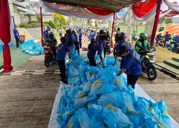 Kemenimipas dan Yayasan Arridho Salurkan 15000 Paket Bantuan Sembako di Cianjur dan Sukabumi