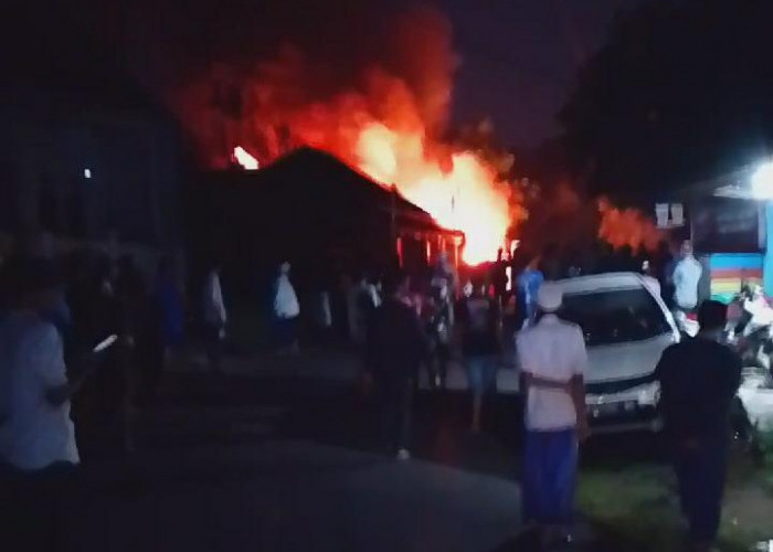 Sebuah Gudang di Sukaluyu Cianjur Hangus Terbakar, Penyebabnya Sedang Diselidiki