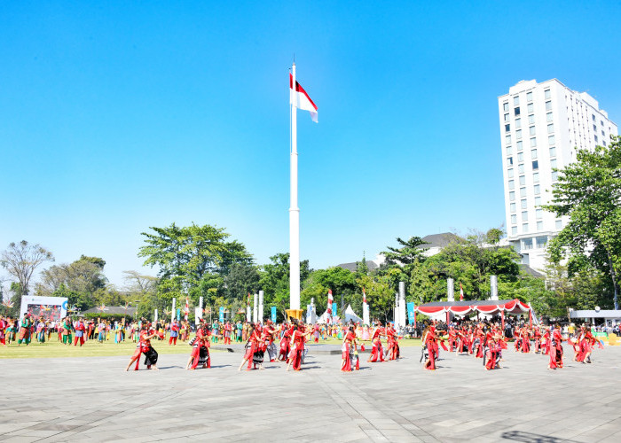 Hari Jadi ke-79 Jabar, Bey Machmudin Sampaikan Capaian Indikator Makro Pembangunan 