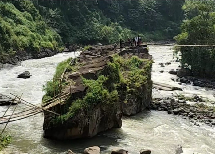 Berharap Ada Jembatan Layak Penghubung Desa Cibuluh Cianjur dengan Desa Cisewu Garut