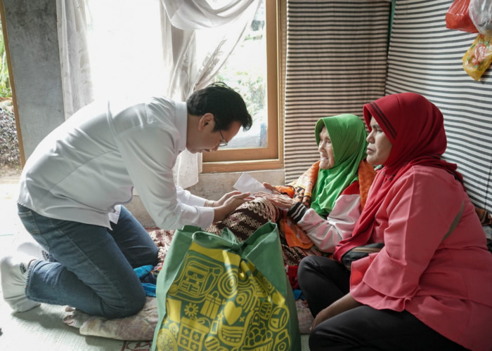 Kang Lepi Takziah ke Keluarga Korban Dugaan Penganiayaan di Cugenang, Sampaikan Belasungkawa dan Beri Bantuan 