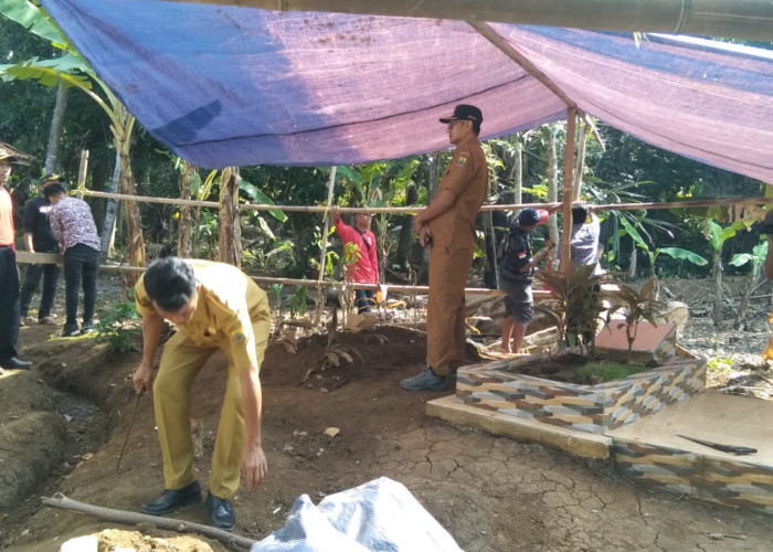 Polres Cianjur Bongkar Makam Korban Kasus Dugaan Malapraktik di Sindangbarang