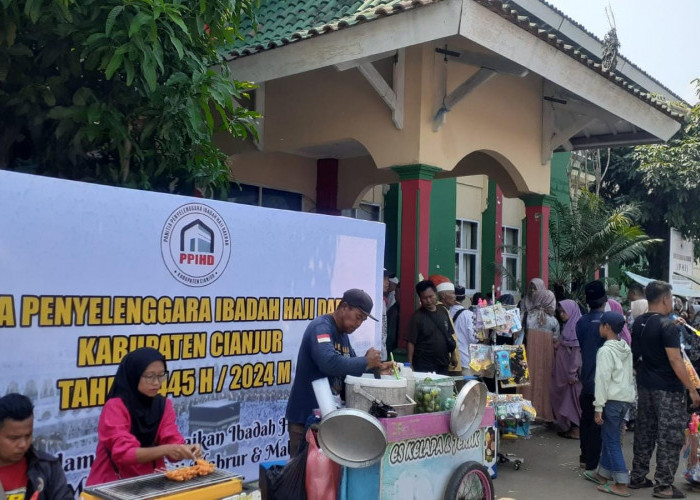 Calon Jemaah Haji dari Wilayah Cianjur Selatan Mulai Berdatangan ke Asrama Haji 