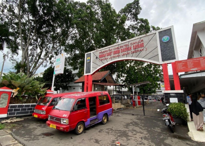 Siswi Korban Gapura Ambruk di Cidaun Cianjur Dirujuk ke RSUD Sayang