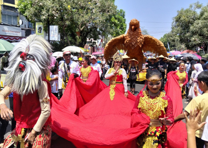 Ribuan Warga Padati Karnaval Budaya Cianjur Fest 2026
