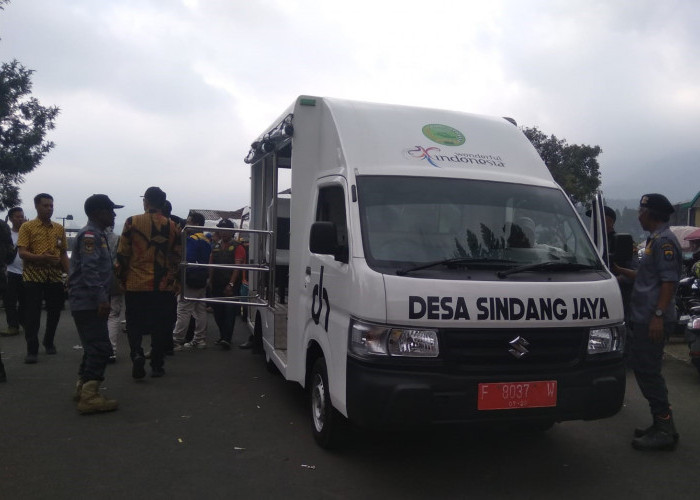 Mobil Wisata Wara Wiri di Desa Sindangjaya Cianjur