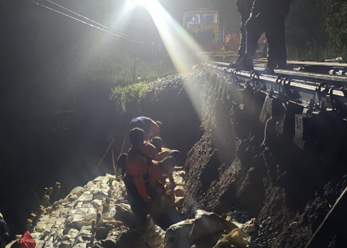 Lagi, Lintasan KA Cianjur - Sukabumi di Lampegan Terjadi Gogosan  