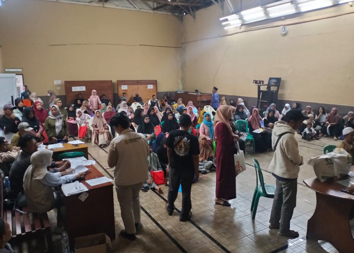 554 KPM di Desa Cibadak Cianjur Terima Bantuan Beras, Warga: Sangat Terbantu