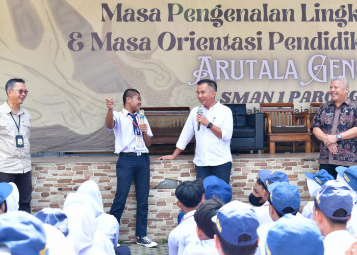 Hari Kedua MPLS, Bey Machmudin Interaksi dengan Siswa SMAN 1 Parongpong