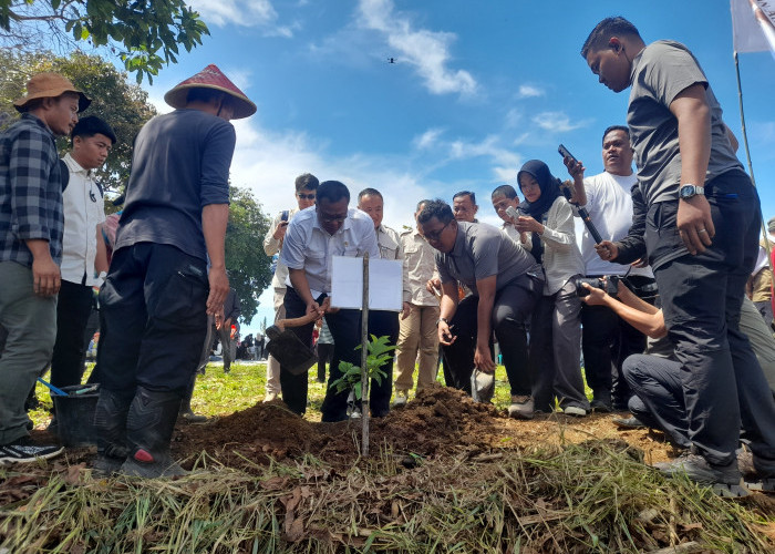 Menteri LH Kritik Korporasi Perusak Lingkungan dan Abaikan Hak Warga