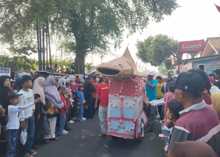 Karnaval Budaya Semarakkan HUT ke-81 RI di Mande Cianjur