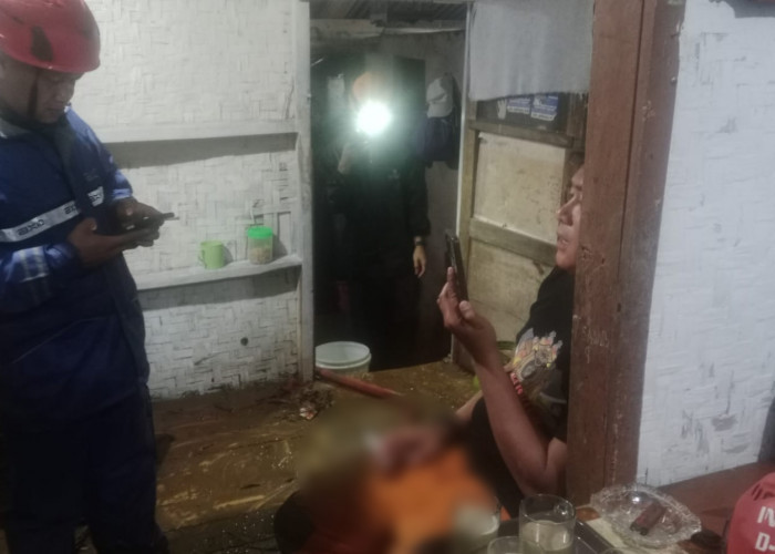 Banjir Disertai Lumpur Terjang Rumah di Batulawang Cianjur