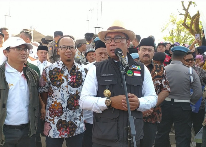 Gubernur Jabar Ridwan Kamil Resmikan Alun-alun Singaparna 