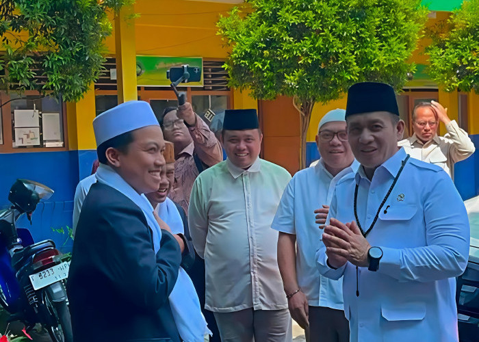 Kunjungi Cianjur, Wamenag RI Tegaskan Dukungan untuk Pesantren dan Madrasah