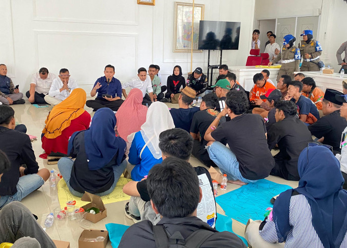 Aliansi Mahasiswa dan Masyarakat Cianjur Gelar Audiensi di Pendopo, Korlap: Masyarakat Butuh Empati