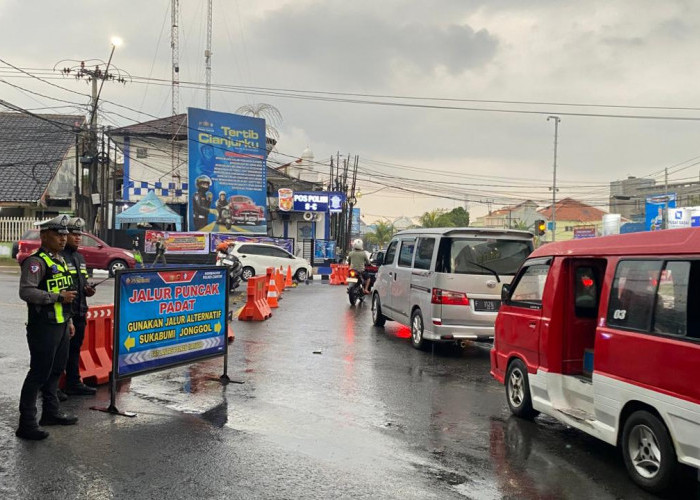 Arus Puncak Padat, Kendaraan dari Arah Cianjur Sempat Dialihkan ke Jalur Jonggol dan Sukabumi