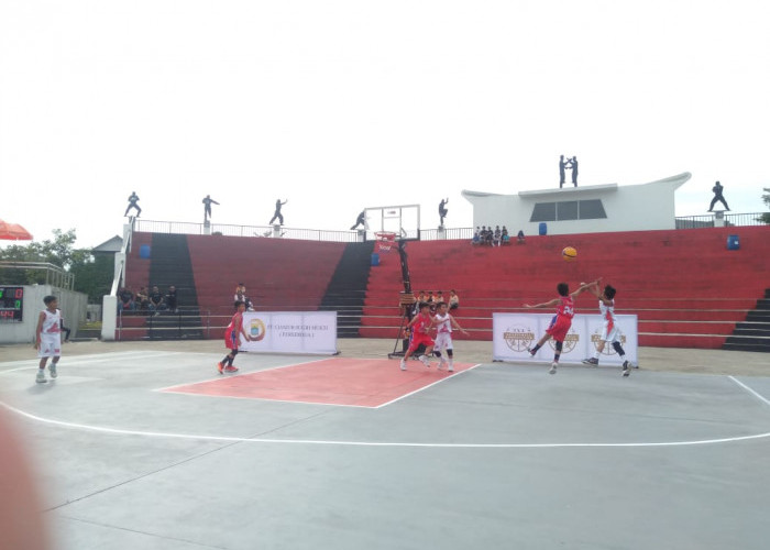 Pertama Kali, Puluhan Anak Usia 10-14 Tahun Ikuti Kompetisi Basket 3x3 di Taman Alun-alun Cianjur