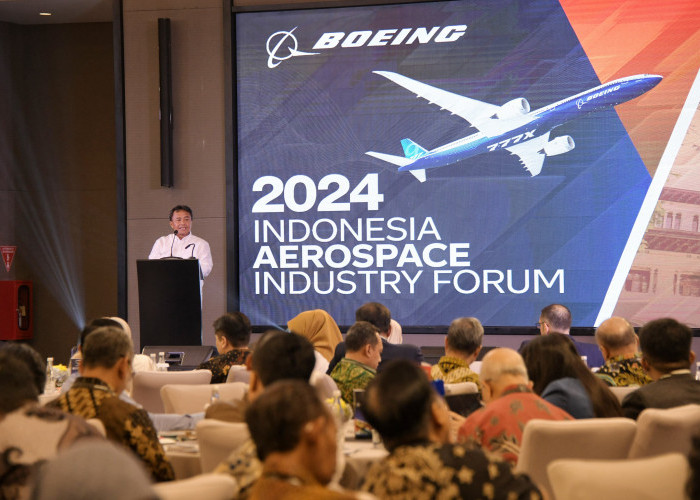 Sekda Herman Suryatman Buka Forum Industri Penerbangan Indonesia 2024