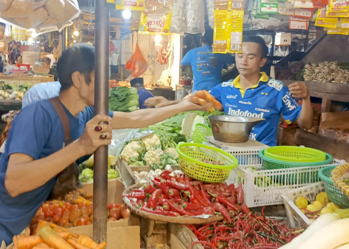 Harga Bahan Pokok di Pasar Induk Cianjur Stabil, Cabai dan Bawang Masih Mahal