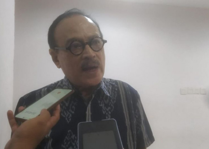 Eros Djarot Nilai Pengunduran Diri Airlangga Sebagai Kudeta Golkar