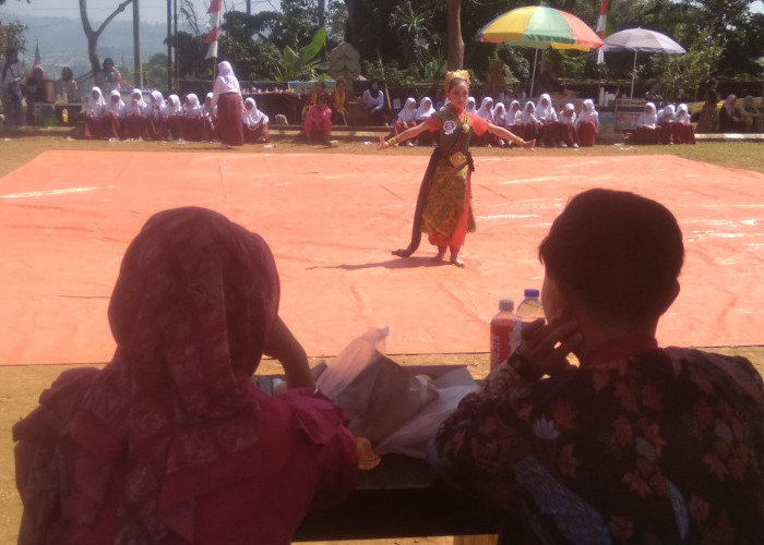 Lestarikan Seni Sunda , Kecamatan Sukaresmi Gelar Lomba Tari Jaipong