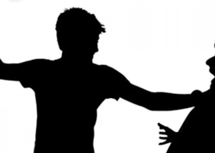 Salah Paham, Kurir Paket di Cianjur Dikeroyok Hingga Luka Parah