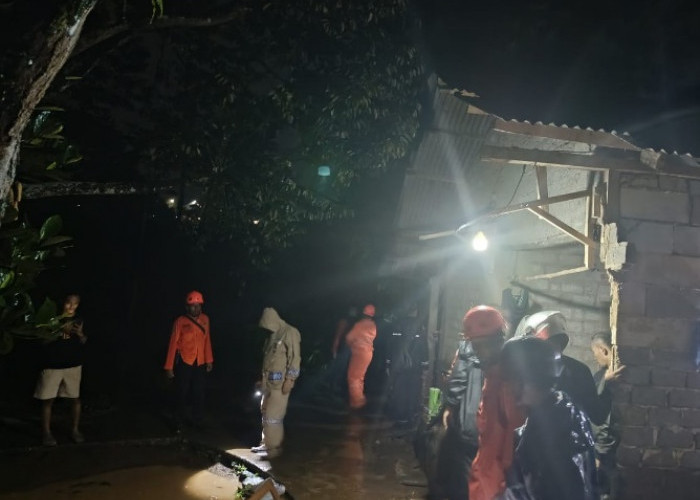 Diguyur Hujan Deras, Puluhan Rumah di Desa Mande Cianjur Terendam Banjir 