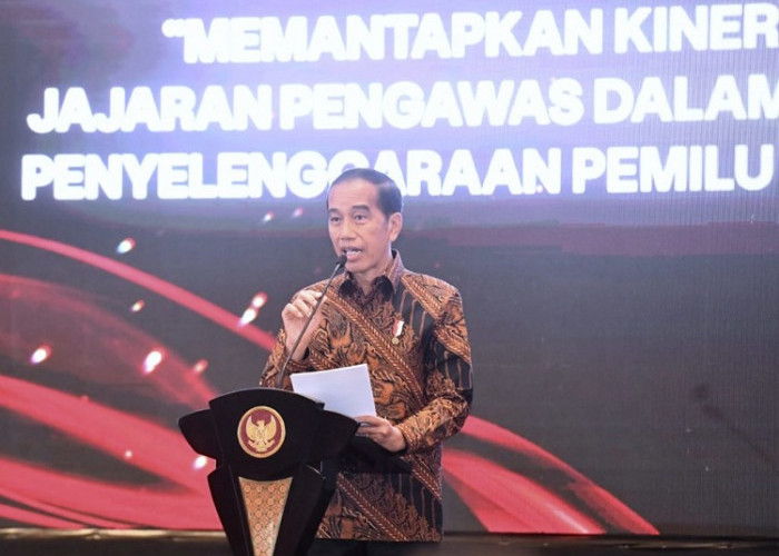 Presiden Jokowi Teken PP Soal THR dan Gaji ke-13 Aparatur Negara