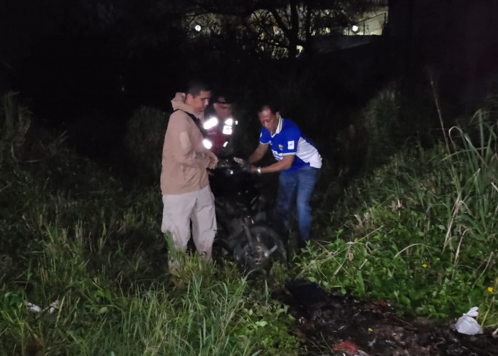 Hindari Razia Polisi, Pengendara Tinggalkan Motor di Semak-semak