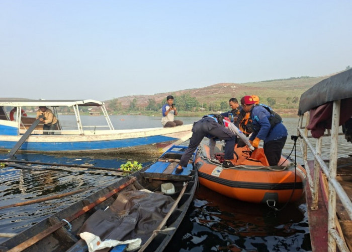 Tim SAR Temukan Pedagang Keliling yang Tenggelam di Waduk Cirata dalam Kondisi Meninggal